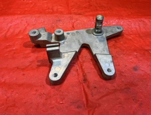 2013 YAMAHA GRIZZLY 300 BRAKE PEDAL STAY BRACKET 1SC-F629K-00-00 - Picture 1 of 7
