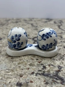 Juego de coctelera de sal y pimienta vintage azul floral en forma de huevo flores - Imagen 1 de 9