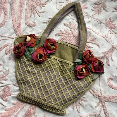 Cartera cesta vintage años 40 fieltro ilusión con apliques tridimensionales de flores Foto 1 de 4