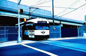 DIAPOSITIVA ORIGINAL KODACHROME NJT METRO NEWARK CITY PCC #19 NARANJA ST. 24 DE AGOSTO 2001 - Imagen 1 de 1
