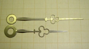 AIGUILLES ACIER TRÈFLE 63 mm X 48 mm PENDULE DE PARIS, RÉGULATEUR, PENDULETTE - Picture 1 of 1
