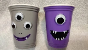 Juego de 2 ¡NUEVOS! Taza de plástico reutilizable púrpura y gris para fiesta de Halloween Googly Eye - Imagen 1 de 4
