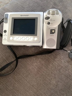 Sharp VL-H860U 8mm Video 8 Camcorder VCR Camera Viewcam No Battery Vintage - Image 1 of 4