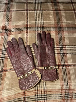 Vintage Etienne Aigner oxblood/burgundy leather gloves  6.5 XS Brass Buckle Logo - Image 1 of 4