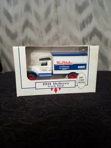 Nuevo en caja banco de camión de reparto Ertl diecast hardware de valor verdadero 1931 vintage (1991) - Imagen 1 de 5