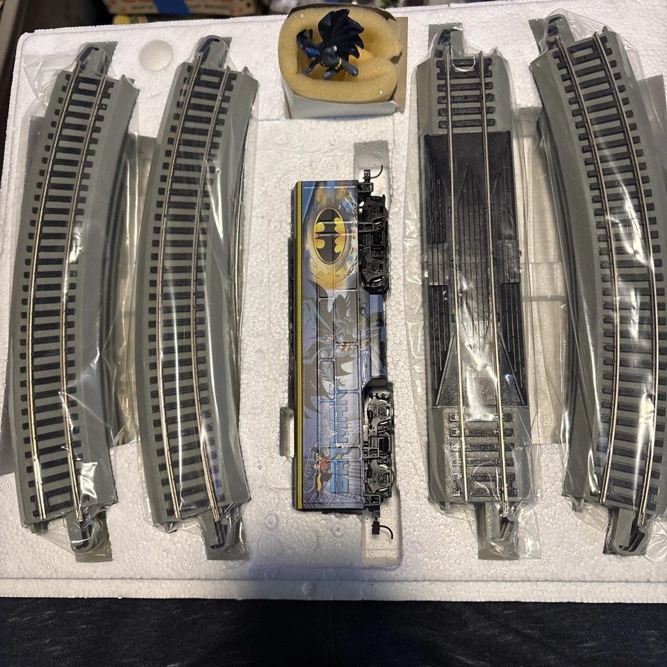 Open Box HAWTHORNE VILLAGE BATMAN HO SCALE Booster THE BATMAN TRAIN COLLECTION - Image 1 of 4