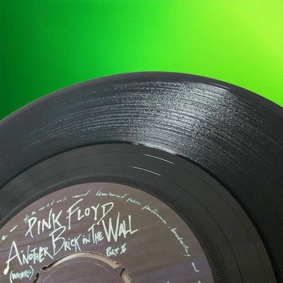 Pink Floyd – Another Brick in the Wall (Part II) / One of My Turns – 7″ Vinyl - Image 1 of 4