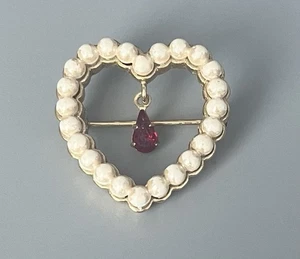 Vintage Avon Faux Pearl Heart Pin Brooch Red Teardrop Rhinestone Dangle 1” - Picture 1 of 7
