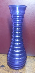 Vaso Bud Art Deco a costine blu cobalto 6 pollici numero 5 sul fondo - Foto 1 di 5