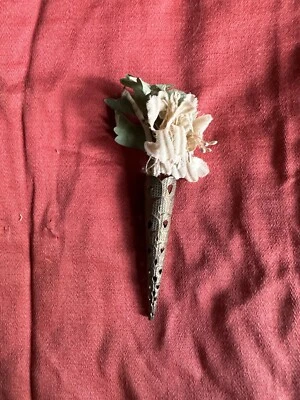 Porte Bouquet Miniature Ancienne Fleurs Tissu Poupée Ancienne Jumeau - Photo 1/4