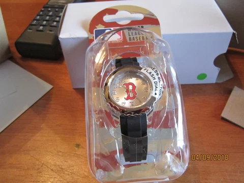 BOSTON RED SOX GameTime FLASH DIAL WATCH  NEW in BOX Cover