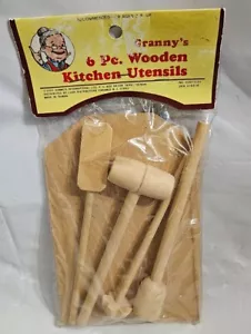 VINTAGE OMA'S 6-teilig HOLZ Küchenutensilien 1993 Spielzeug OVP versiegelt - Bild 1 von 2