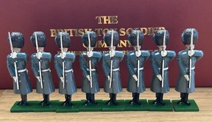 THE BRITISH TOY SOLDIER COMPANY -IRISH GUARDS -SET OF 8 -BOXED -LOT-A12 - Picture 1 of 3