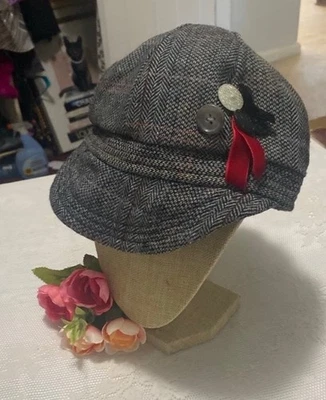 Sombrero/sombrero vintage gris tweed para damas con detalles de botones O/S pero pequeño mediano se ajusta Foto 1 de 4