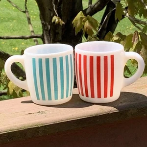 Vintage Hazel Atlas gestreifte Milchglas Becher rot und türkis *LESEN* - Bild 1 von 13