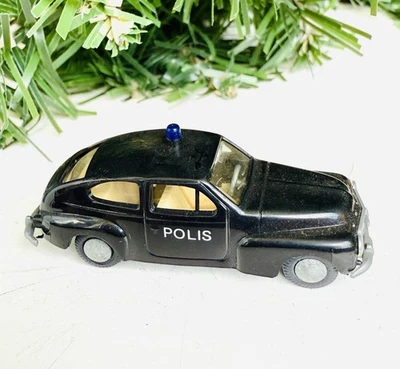 Coche de policía Praline 83903 Old Timer Volvo 544 negro sedán Polis Police escala 1:87 HO Foto 1 de 4