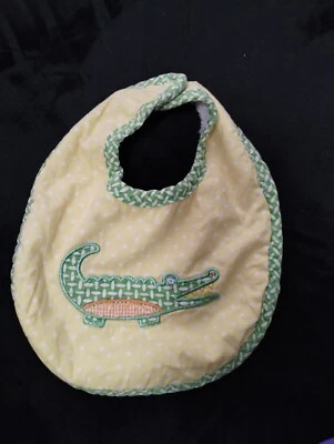 Babero de bebé Gator de tela de rizo amarillo y verde y algodón Foto 1 de 4