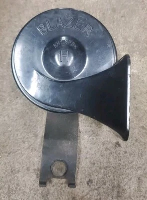 1986-1990 Jeep Cherokee XJ Low Note Horn OEM - Image 1 of 4