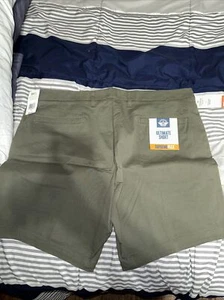 Herren Dockers Ultimate Shorts Supreme Flex Neu mit Etikett Größe 42 Armeegrün - Bild 1 von 4