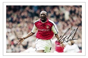 PATRICK VIEIRA Autógrafo Firmado FOTO Fan Regalo Firma Estampado ARSENAL Fútbol - Imagen 1 de 1