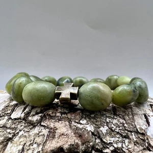 Handgefertigtes Schottland großes unregelmäßiges Jade und antikes Messing Rosenkranz Perlen Armband - Bild 1 von 8