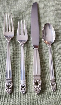 Estate - Royal Danish by International Sterling 4 piezas ajuste de lugar de almuerzo Foto 1 de 3