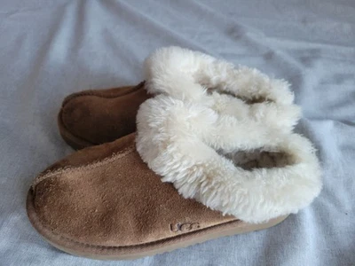 Cuero y Piel de Oveja Ugg Mujer Tazzette Gamuza Acogedor Mocasín Zapatos Sin Cordones Talla 3 Foto 1 de 4