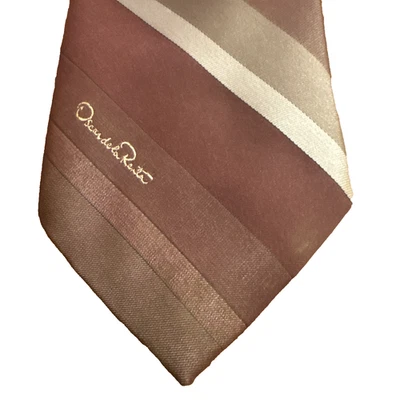 Corbata vintage Oscar De La Renta talla 3,75" X 56" Foto 1 de 4