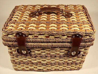 Juego de cesta de picnic de mimbre para 4 con platos de plástico tazas utensilios Foto 1 de 4