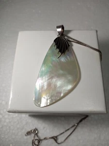 Sterling Silver Mother Of Pearl Shell Pendant Necklace - Picture 1 of 13