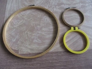3 embroidery hoops wooden and plastic 10" and 2 4" - Picture 1 of 5