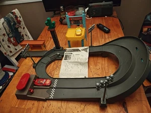 Disney Pixar Cars 3 Launch and Race Desert Track Set 💯 Complete - Picture 1 of 23