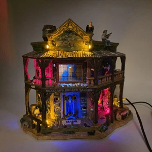 Lemax Spooky Town Dry Gulch Hotel Edificio Iluminado Aliento de Buitre SOLO EXHIBICIÓN - Imagen 1 de 24
