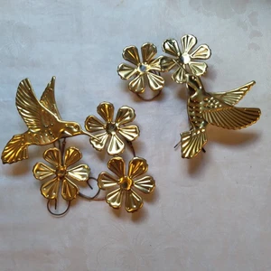 VTG MCM Hummingbird & Flower Metal & Copper Hanging Decor Gold Tone 8"x6.5" - Picture 1 of 8