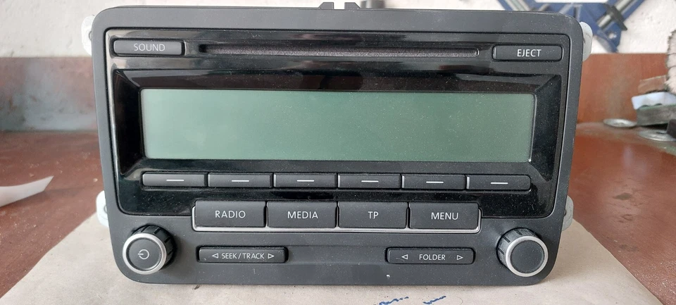 AUTORADIO STEREO VOLKSWAGEN GOLF 6 ORIGINALE  - Immagine 1 di 4