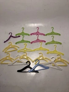 Barbie Puppenkleidung Kleiderbügel teils filigran Vintage 1 Herz 19 insgesamt - Bild 1 von 10