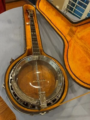 Washburn 5 String Banjo B-16   1996 model    Curly Maple - Image 1 of 4