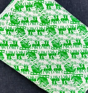 Vintage Retro Christmas Fabric Material SANTA SLEIGH Reindeer Ditsy Print Green - Picture 1 of 9