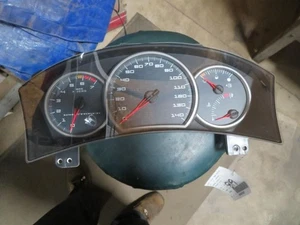 Velocímetro US Cluster compatible con 04-05 GRAND PRIX 103823 - Imagen 1 de 12