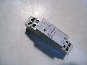 DOLD IK8802.12/009 I/O ISO INTERFACCIA RELÈ 2NC/O 3A/250VAC 24VAC/DC ALIMENTAZIONE P2976 - Foto 1 di 6