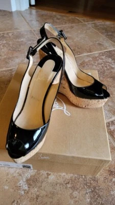 Auténtico Christian Louboutin Une Nero Negro Eslinga 140 Patente Becerro/Corcho Zeppa Talla Foto 1 de 4