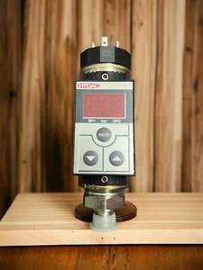EDS 345-1-250-000 Electronic Pressure Switch/Pressure Sensor (Original Product) - Picture 1 of 8