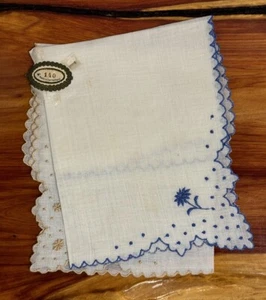 Vintage Hankies Set Of 2 White Embroidered Scalloped Edge Made In Switzerland - Picture 1 of 7