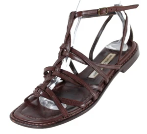 Sandalias planas MANOLO BLAHNIK 35,5 de cuero marrón chocolate con tiras - Imagen 1 de 11