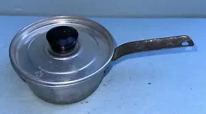 Sartén de campamento de 2 tazas de aluminio vintage WEAR-EVER #2030-5/8 cuartos de galón con tapa - Imagen 1 de 12