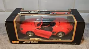 MAISTO 1/18 en caja - Ford Mustang Mach III - rojo fundido a presión en muy buena condición - Imagen 1 de 12