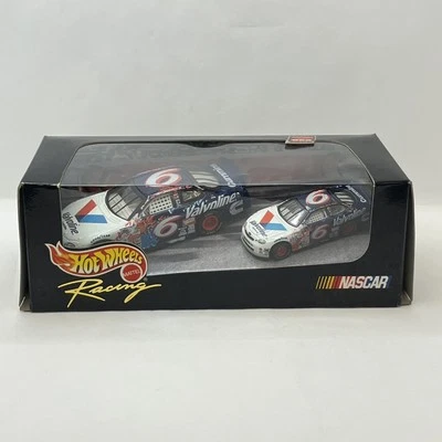 1998 Hot Wheels Pro Racing Mark Martin #6 Valvoline NASCAR 2 Car Pack 1:43  1:64 - Image 1 of 3
