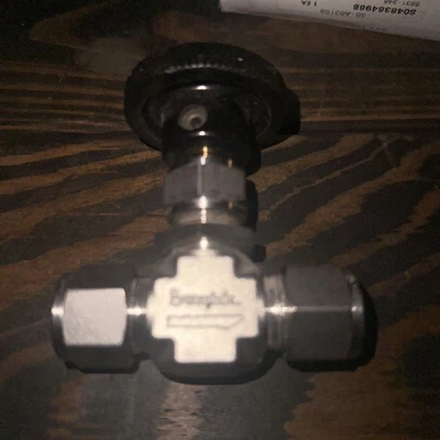 Swagelok SS-1RS8 Manual Stainless 1/2” Needle Valve New & Not Scratched Up - Image 1 of 3