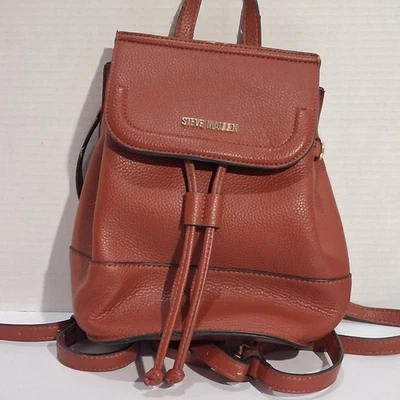 Cartera/mini mochila Steve Madden marrón imitación cuero Foto 1 de 4