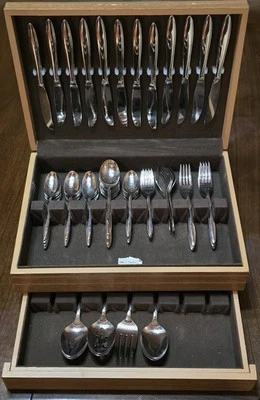 60 Piece Set Oneidacraft Deluxe Textura Pattern Stainless Teaspoon Fork Knife - Image 1 of 4